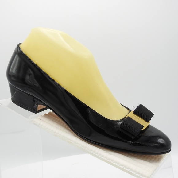 Ferragamo Size 6.5 2A Black Patent Pumps C2C B4